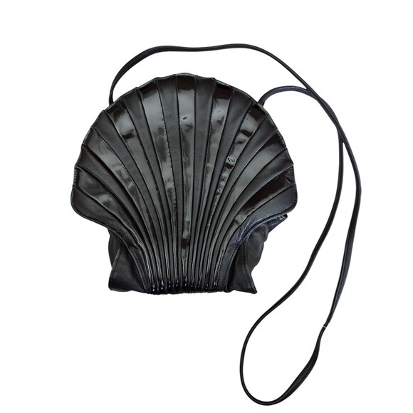 Vintage BRIO! Buttery Soft Leather Scallop Shell Crossbody Bag Purse Black Korea - Picture 6 of 8